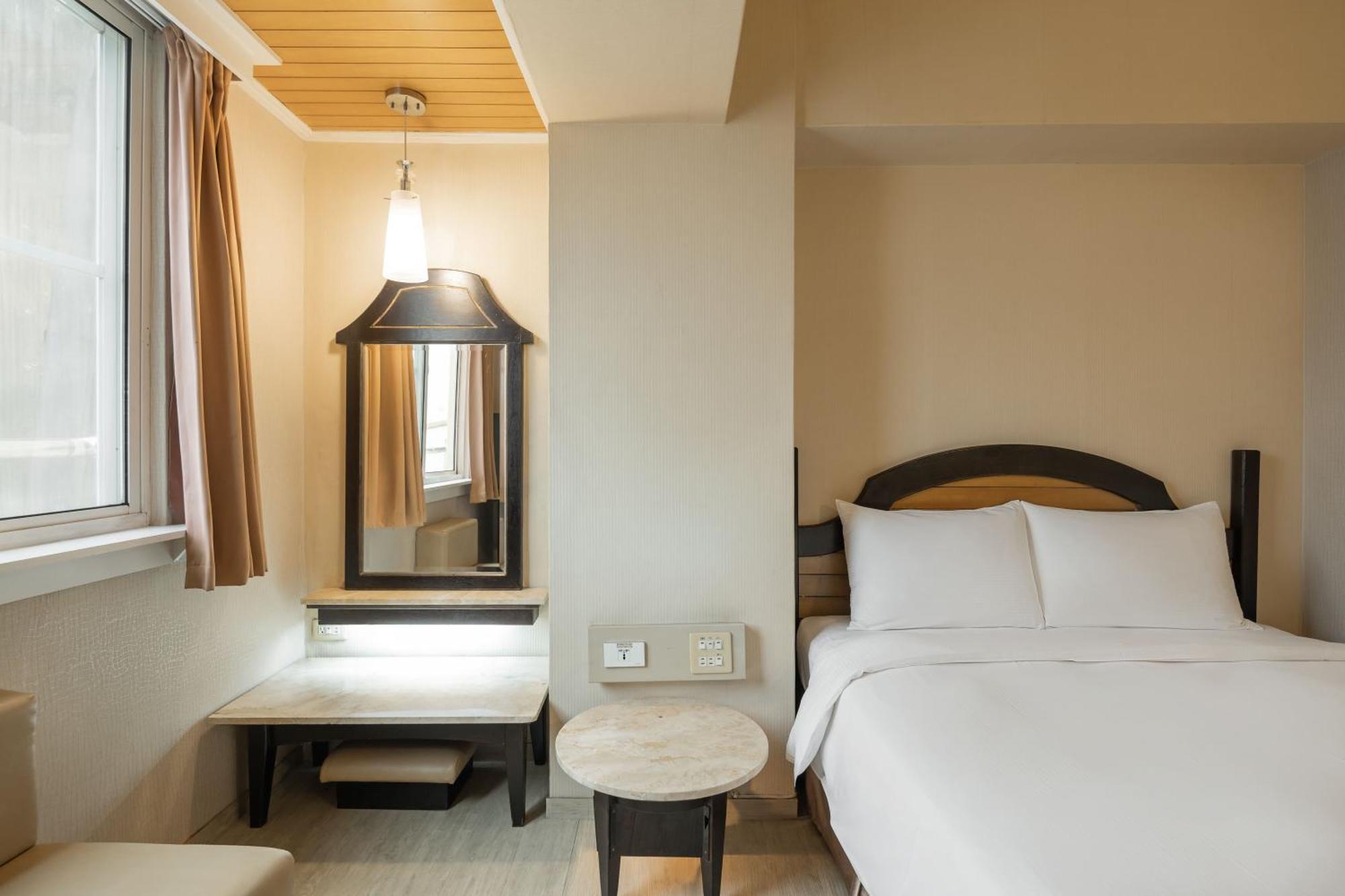 Kindness Hotel Weiwuying Kaohsiung Bilik gambar