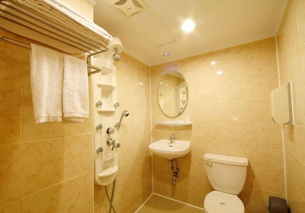 Kindness Hotel Weiwuying Kaohsiung Luaran gambar